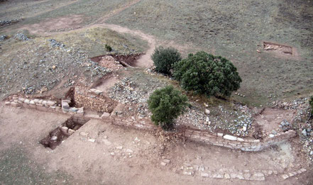 Vista aérea de una sección del yacimiento / Aerial view of the archaeological site.