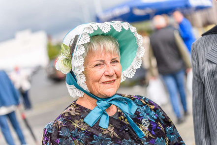 Biedermeierfrau in Großaufnahme