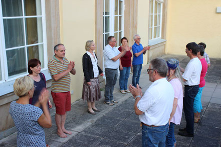 Wir tanzen auf der Terrasse