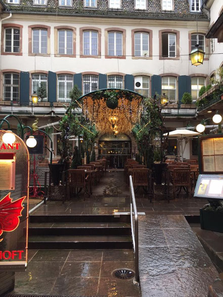          Restaurant Au Dauphin, 13 Place de la Cathédrale, 67000 Strasbourg, France