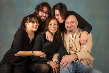Séance photo famille en studio à Chambéry Bassens