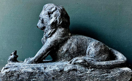 Lion and Mouse – Marquina Nero (Spanish black marble), 40 × 65 × 30 cm