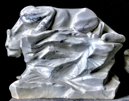 Panther on a Rock – Carrara marble, 42 × 53 × 22 cm