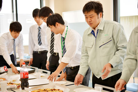 昼食会の様子