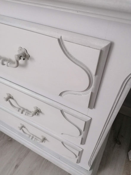 relooking restauration de meubles ancien chambre armoire chevet commode miroir patine shabby blanc gris le mans sarthe