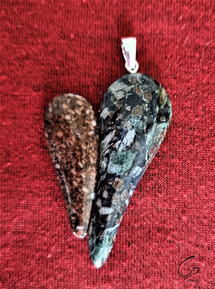 Anhänger, Crinoidenspatkalk, Glaukophanschiefer, Herz, ChrisPy