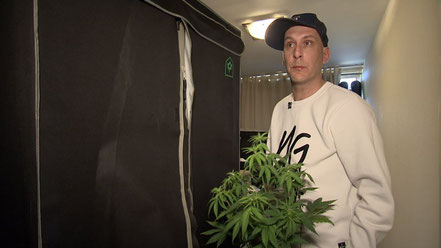 Jeffrey from Katwijk is allowed to grow medicinal weed himself