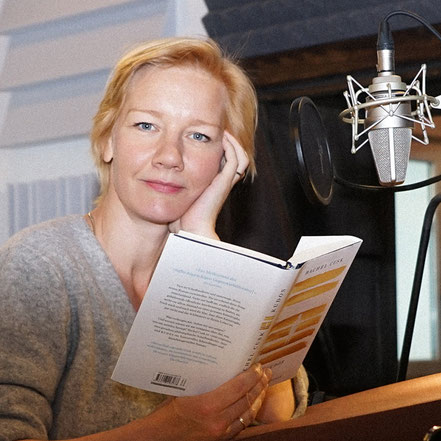 Sandra Hüller liest Rachel Cusk im Leipziger BUCHFUNK Studio