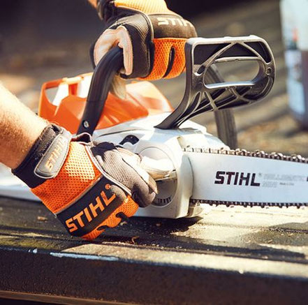 Stihl Kettensäge MSA 60 im Einsatz