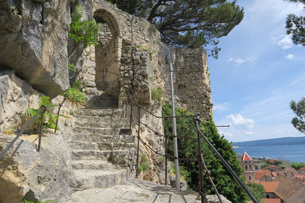 Omiš, Festung
