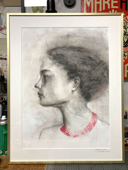 © Conni Altmann, "12/2022B", Kohlezeichnung, Passepartout 65 x 50 cm, Bildausschnitt 38,5 x 53,5 cm