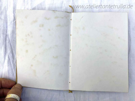 mit Kaffee gefärbtes Papier