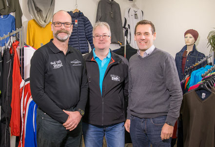 Ulrich Endner heißt Bertram und Günter Krause im Wirtschaftskreis herzlich willkommen.