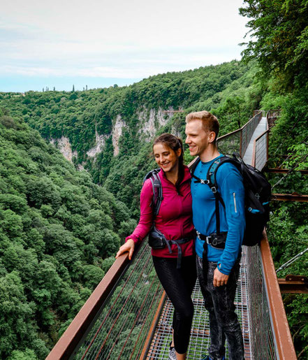 Georgien Reisetipps Okatse Canyon und Wasserfall