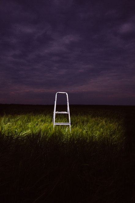 ROVA Design - Fly away making of - surreal photography