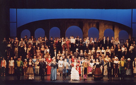 第1回立川市民オペラ公演カルメン（1992年開催）舞台集合写真