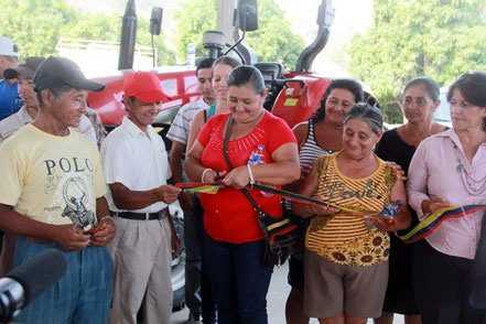 Acto inaugural del Centro de Acopio de Productos Artesanales de Mapasingue, en la provincia de Manabí. Portoviejo, Ecuador.