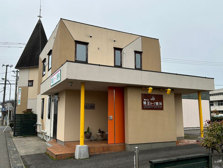 初めての方予約制10分前初診矯正ループ歯科舌側裏側矯正見えにくい審美矯正