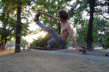 Tricklining / Jumplining - Slackliner Halle e.V.