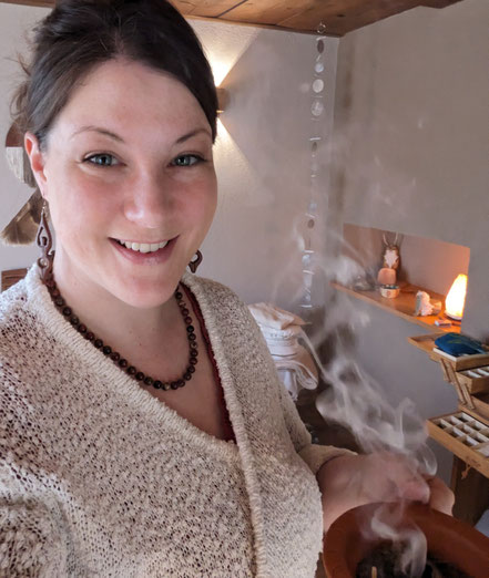 Praxis natürlich glücklich, Yvonne Kunz, 5054 Kirchleerau, Coaching, Aufstellungsseminare, energetische Körperräucherung