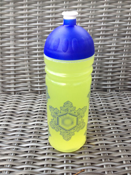 Vor dem Test ist die Flasche noch voll ;-)