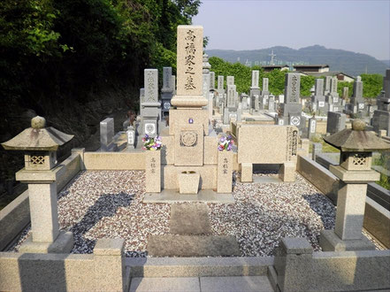 有名人のお墓に多い万成石の和墓 - 岡山産万成石(まんなりいし)採掘元