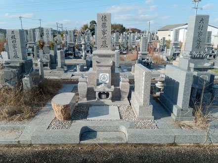 有名人のお墓に多い万成石の和墓 - 岡山産万成石(まんなりいし 有名人のお墓に多い万成石の和墓 - 岡山産万成石(まんなりいし