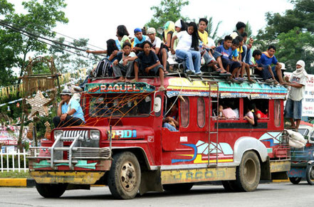  © 2014 Leaving Holland. Quelle: http://leavingholland.com/jeepney-philippines/