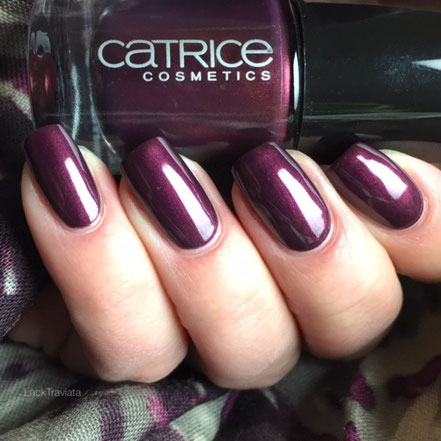 swatch First Class Up-Grape Catrice Cosmetics