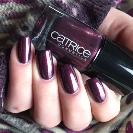 swatch First Class Up-Grape Catrice Cosmetics