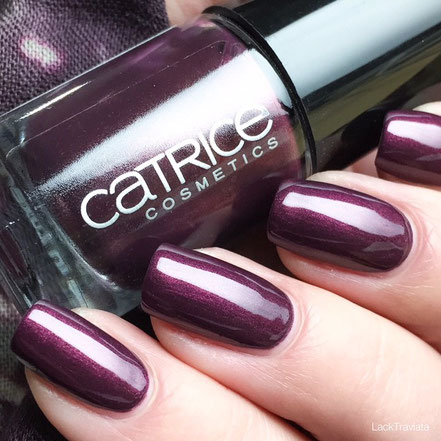 swatch First Class Up-Grape Catrice Cosmetics