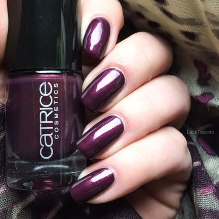 swatch First Class Up-Grape Catrice Cosmetics