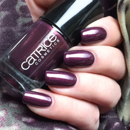 swatch First Class Up-Grape Catrice Cosmetics