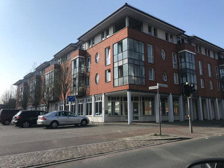 Das Haus der Familie in Obervieland befindet sich in Kattenturm, Eichelnkämpe 11, direkt am Cato-Bontjes-van-Beek-Platz (Foto: 04-2018, Jens Schmidt)