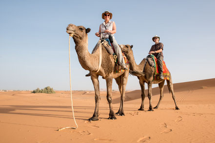 Unser Ritt auf dem Kamel in die Dünen der Sahara