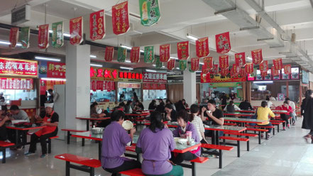 中国語学留学　大連外国語大学　総合楼での食事
