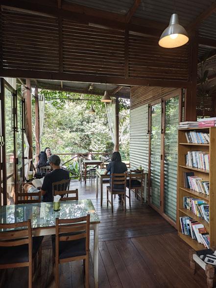 Cafe Kardamon