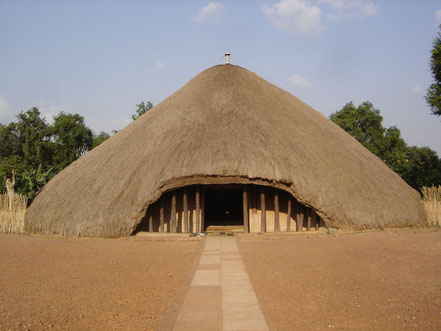 kampala-cultural-tour-kasubu-tombs.jpg