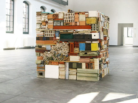 Stapel V | 2003 | 80 x 80 cm | Keramik