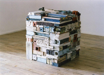 Stapel Liverpool II | 2003, 70 x 70 cm | Keramik