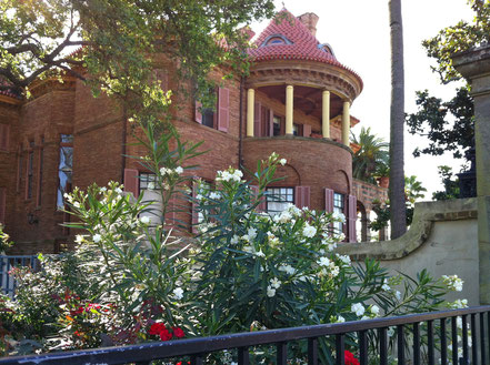 Bob Newding and James Nicholas lead the tour for Willi Hufnagl through the “Oleander City” of Galveston.