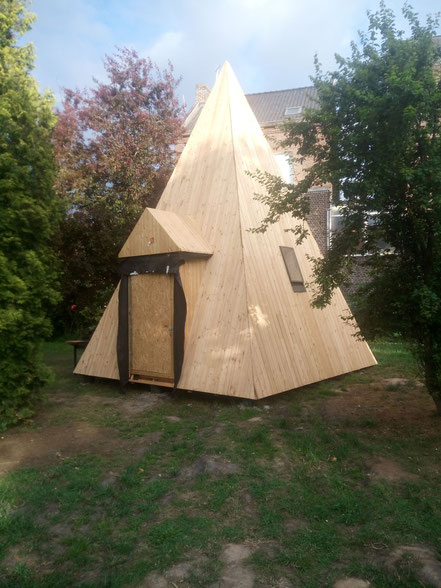 Pyramide Nubienne en bois avec bardage en mélèze