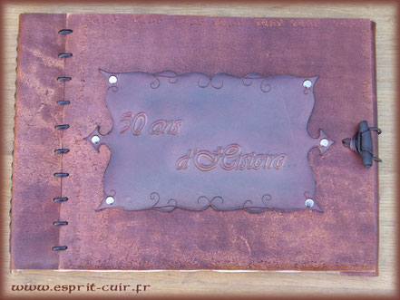 Grimoire antique "50 ans d'histoire"