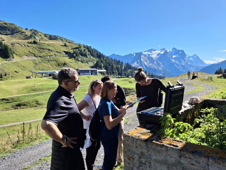 Das Rätselspiel Manuskript mobile für Grossgruppen, spielbar schweizweit