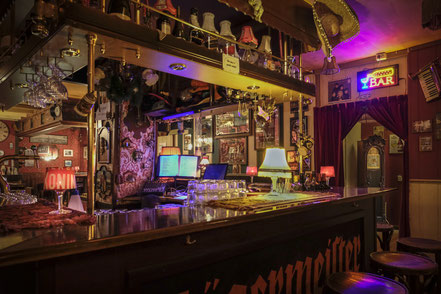 De bar in het Amsterdams Café Klein Mokum in Ede centrum 