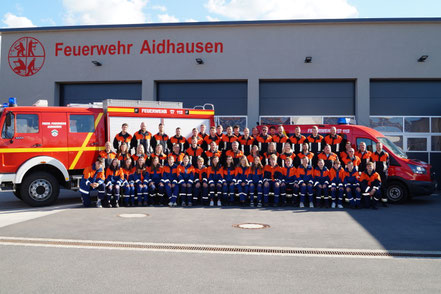 Gruppenfoto anlässlich der Gerätehauseinweihung 2025