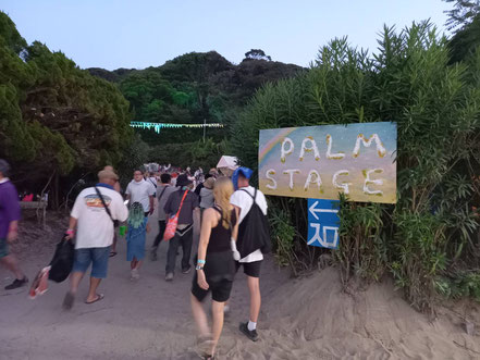 さあ、ラスト!クライマックス「PALM ステージ」へ