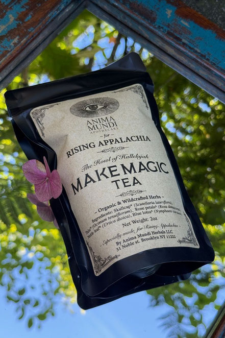 Anima Mundi Make Magic Tea – Kräutertee mit Blauem Lotus, Tulsi und Rosenblättern zur Herzöffnung und Entspannung, erhältlich im Vergissmeinnicht – Roccodacruse Miesbach.