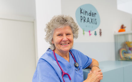 Kinderarzt Weiz Kinderarztpraxis Weiz Dr. Barbara Mayer Kinderärztin Kinderarzt in Weiz Kinderärztliches Team Weiz Pädiatrie Weiz Kinderarzt Gesundheitsversorgung Weiz Mutterkindpassuntersuchung Weiz Ärztin Weiz 