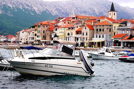 Baska auf der Insel Krk in der Kvarner Bucht, Kroatien